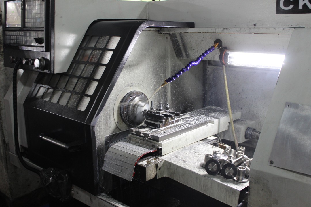 Lathe CNC L1